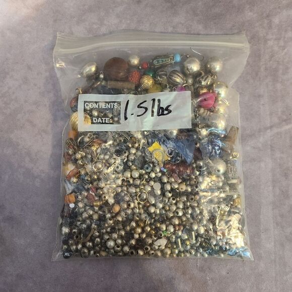 Bag of Mixed Beads - Picture 1 of 3